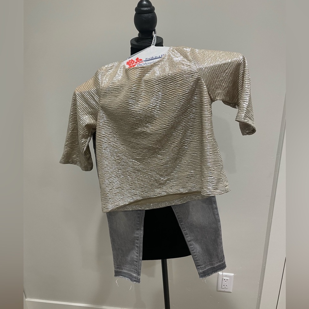 Sparkly gold shirt and grey jeans-Gymboree